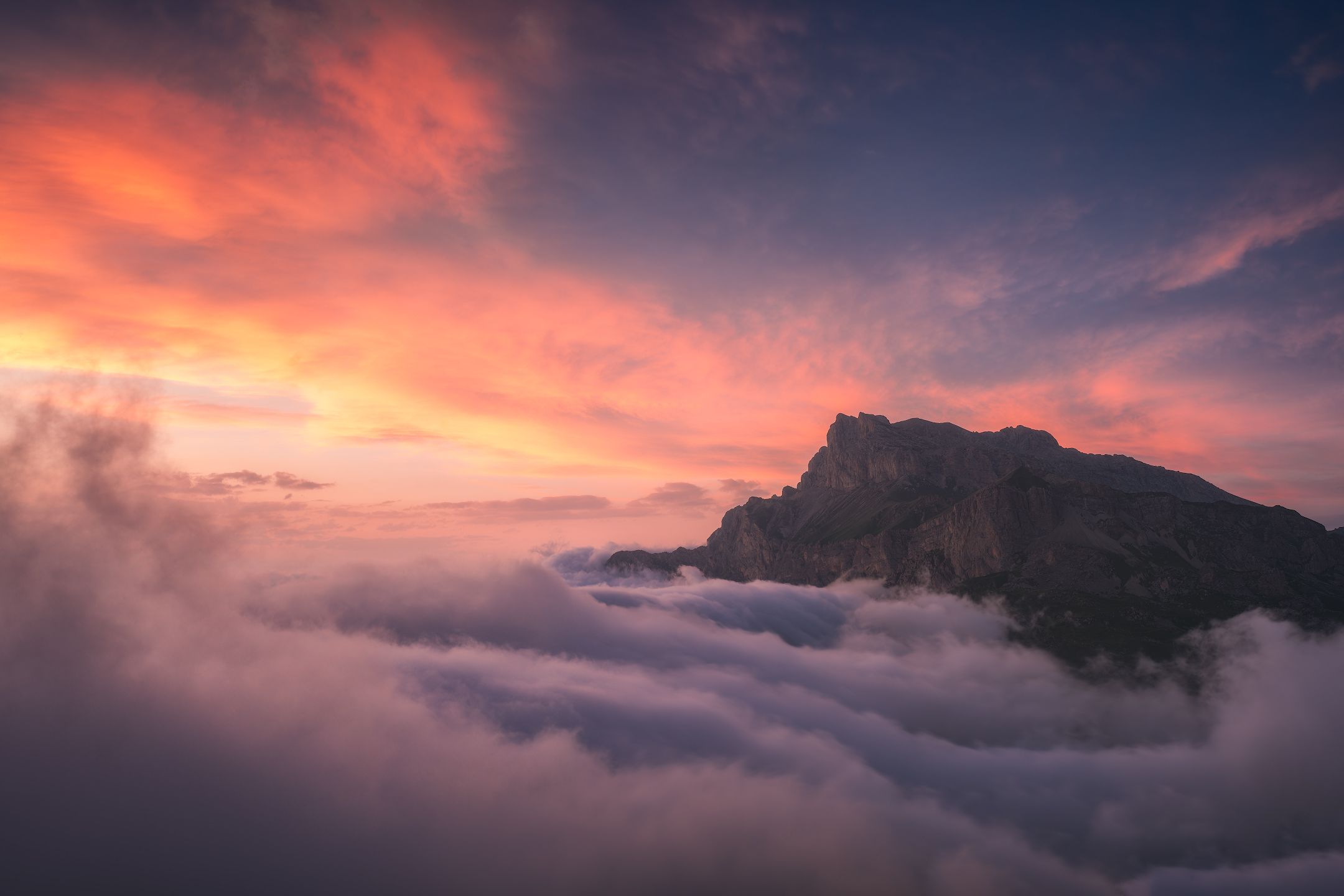 Закат с видом на гору Дашсар