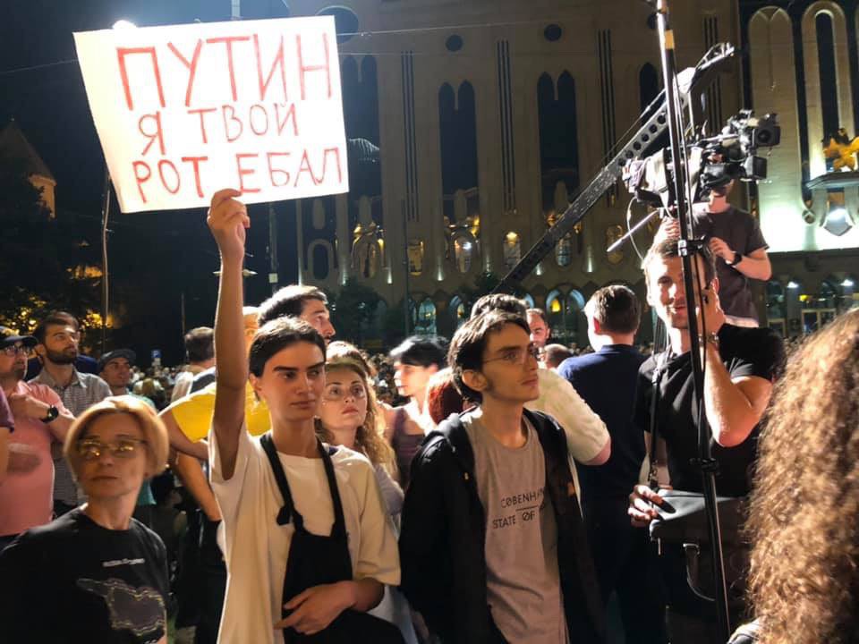 1561116059-2cea17f0dff344c0b5e08587fcc22