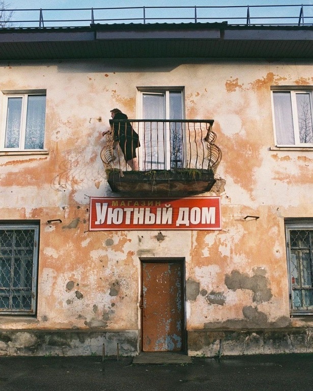 1610386594-570180a03bd55beb803bf8a92bf3c