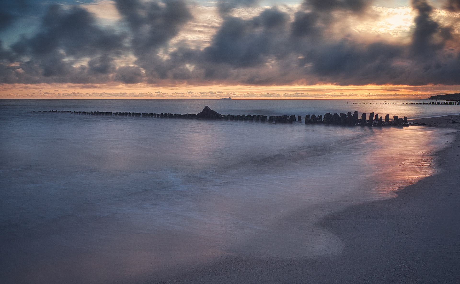 1755279950-7b032918e2048e9c4b0d5f25ece55