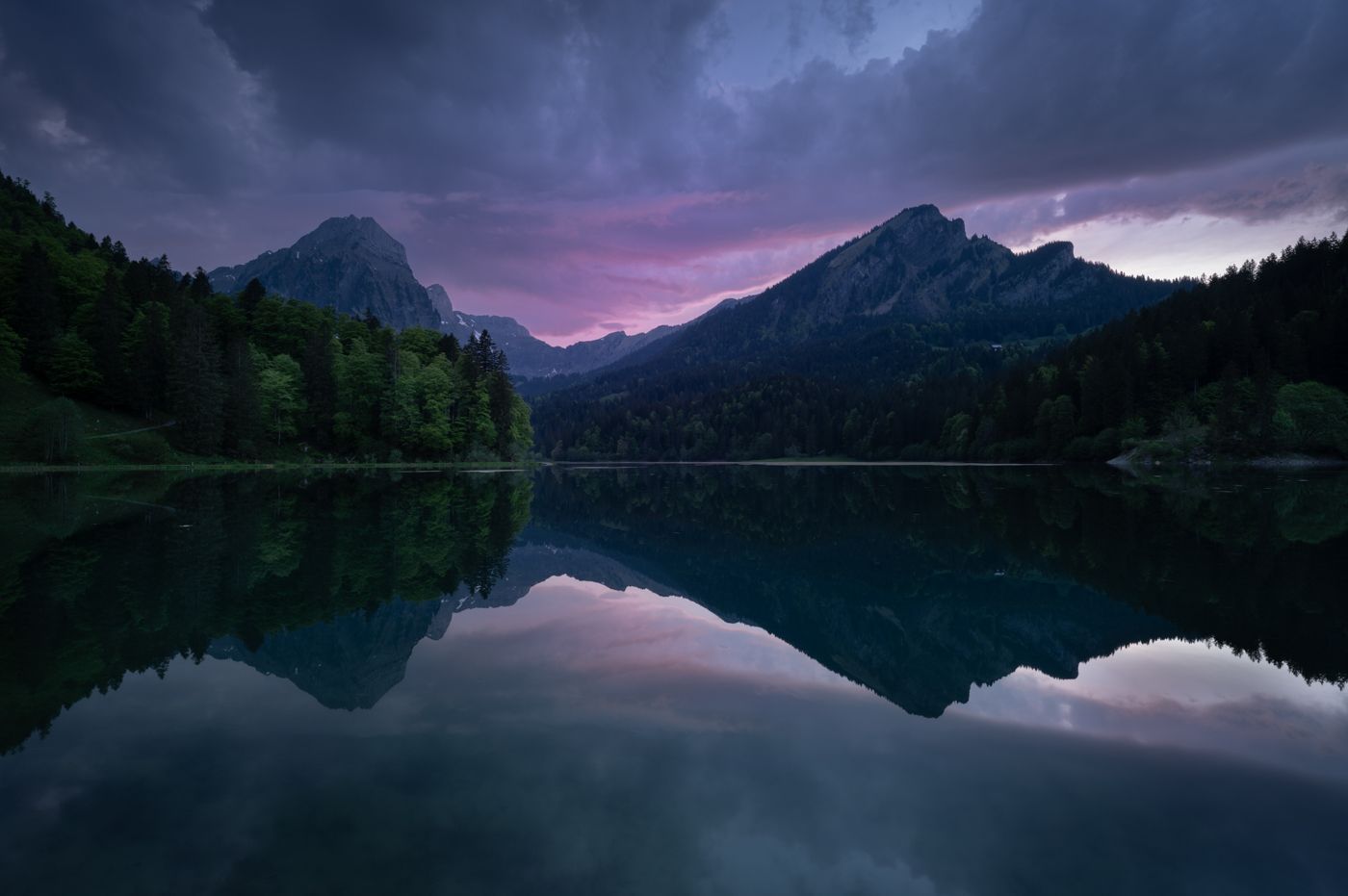 Уходя во тьму