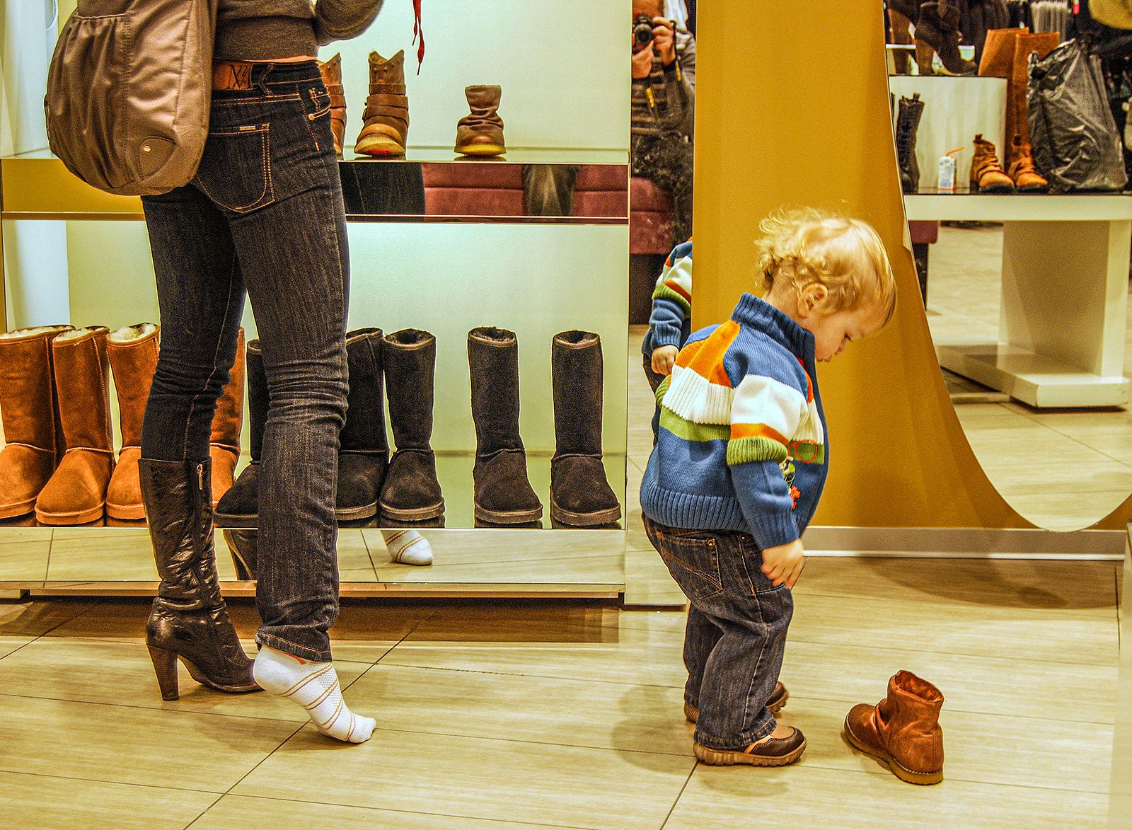 "Чья туфля?"